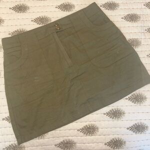 Nwt Daisy green Olive green mini skirt